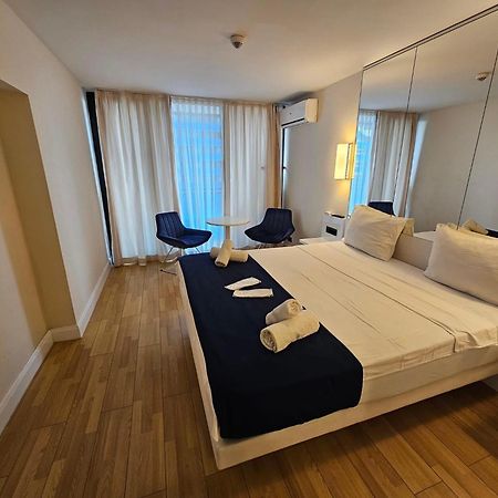 Orbi City Apartment With Sea View Batumi Bagian luar foto