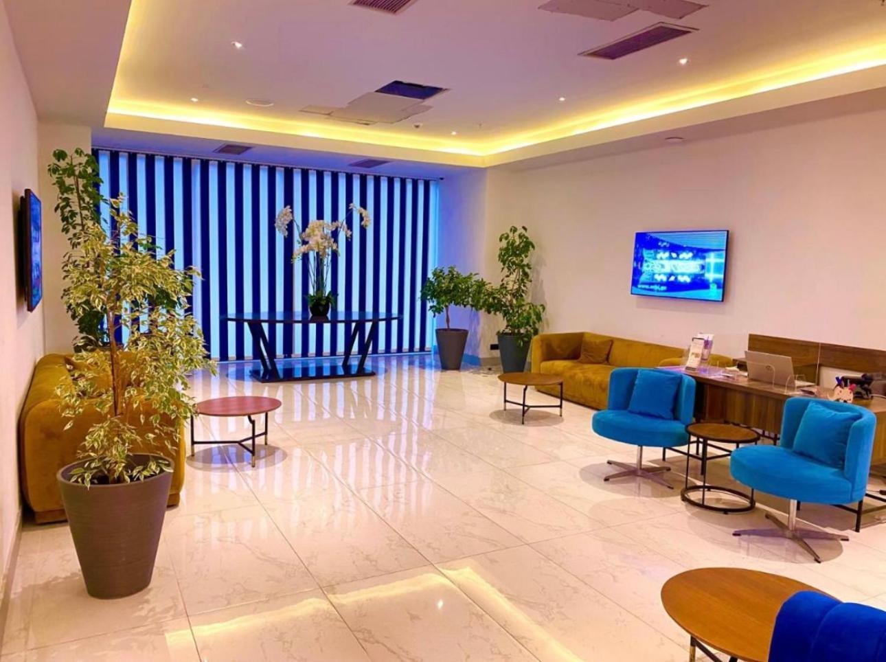 Orbi City Apartment With Sea View Batumi Bagian luar foto