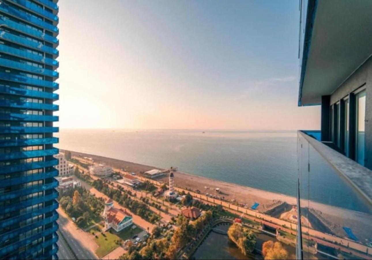 Orbi City Apartment With Sea View Batumi Bagian luar foto