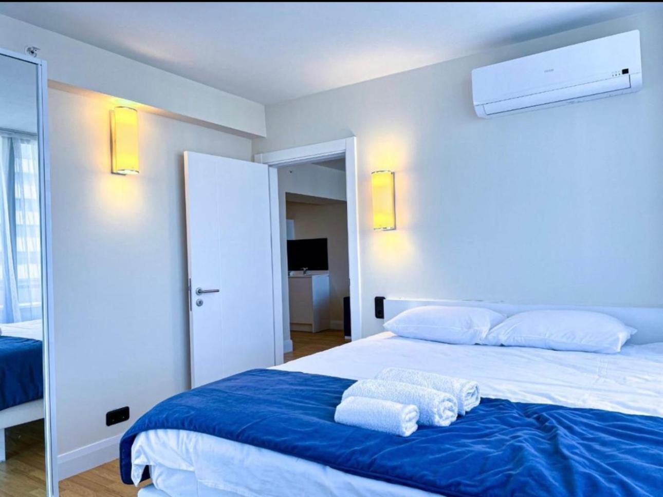 Orbi City Apartment With Sea View Batumi Bagian luar foto