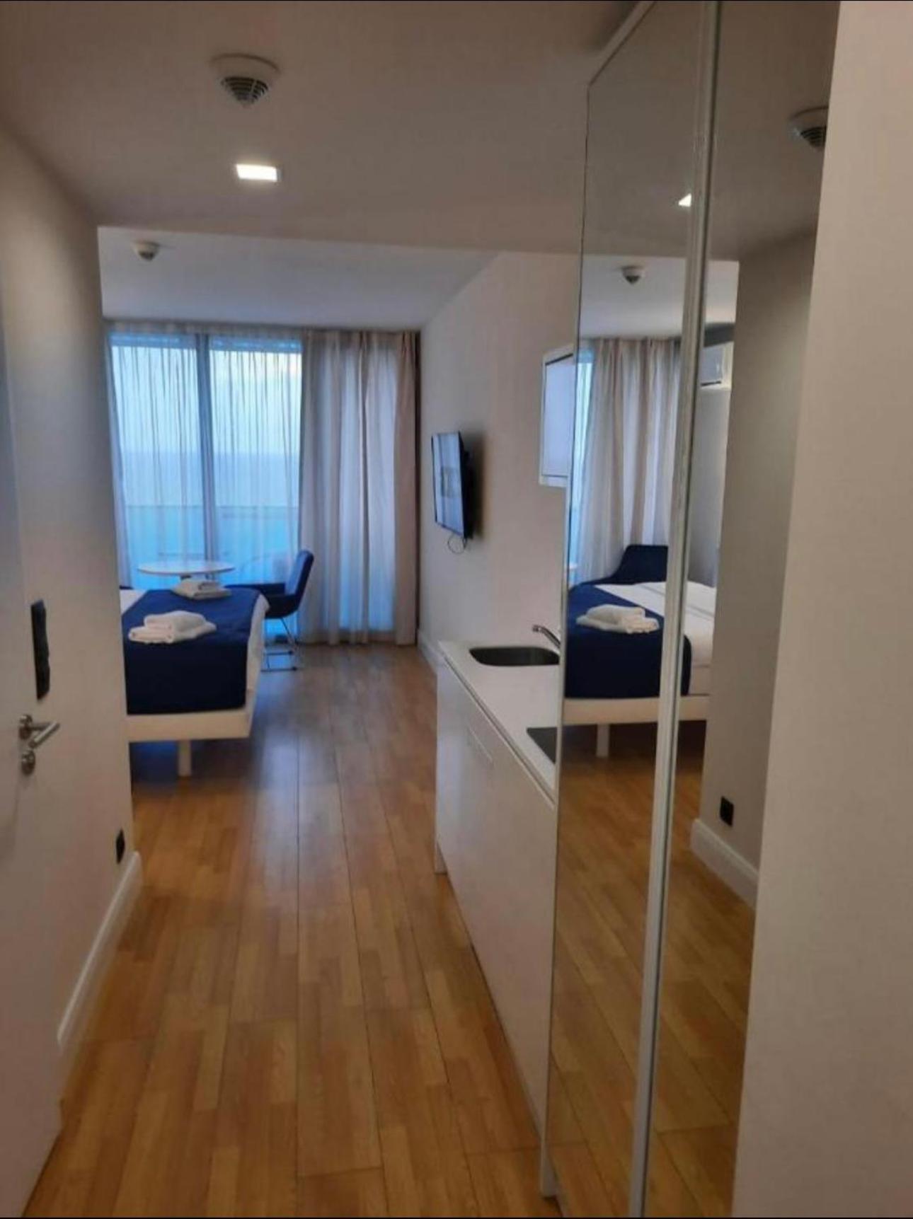 Orbi City Apartment With Sea View Batumi Bagian luar foto