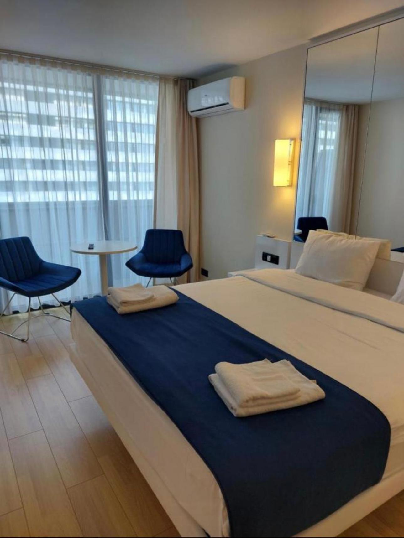 Orbi City Apartment With Sea View Batumi Bagian luar foto