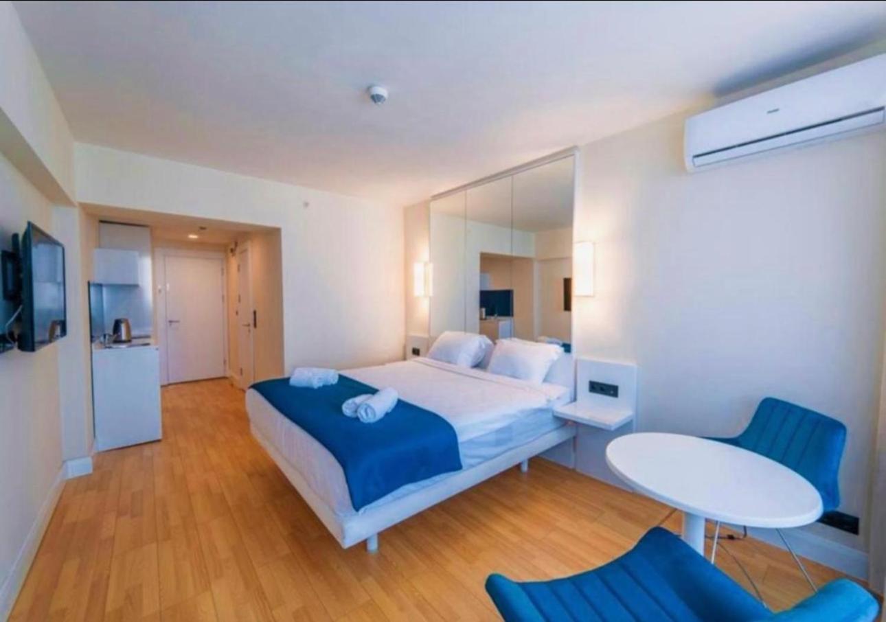 Orbi City Apartment With Sea View Batumi Bagian luar foto