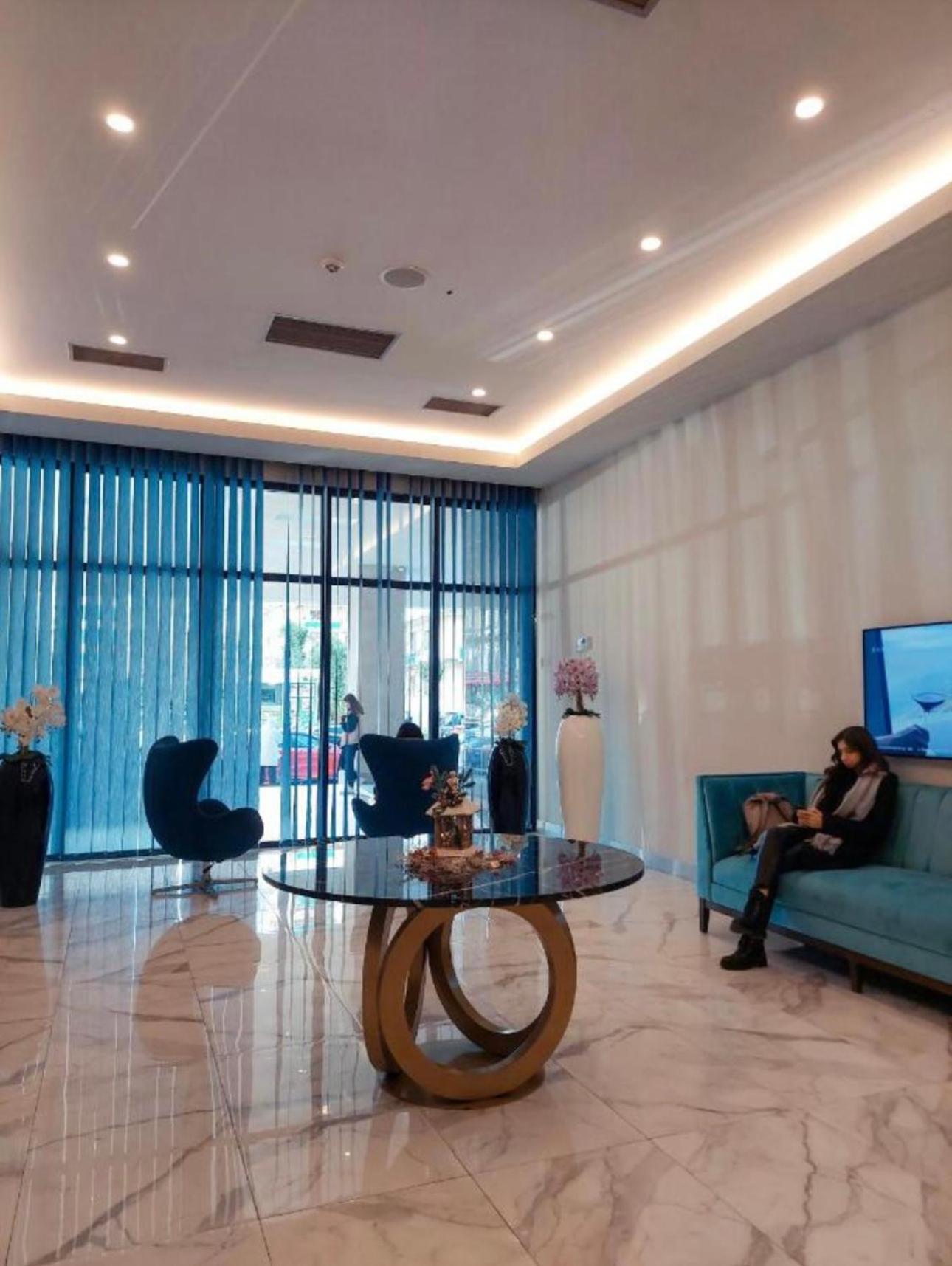 Orbi City Apartment With Sea View Batumi Bagian luar foto