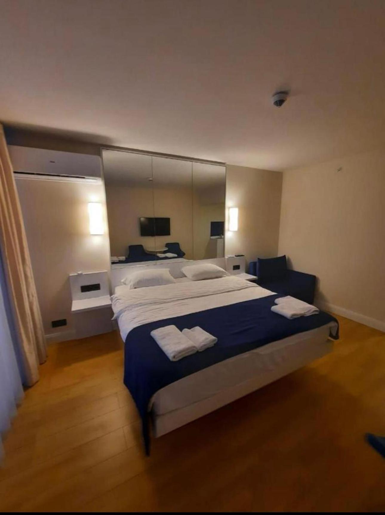 Orbi City Apartment With Sea View Batumi Bagian luar foto