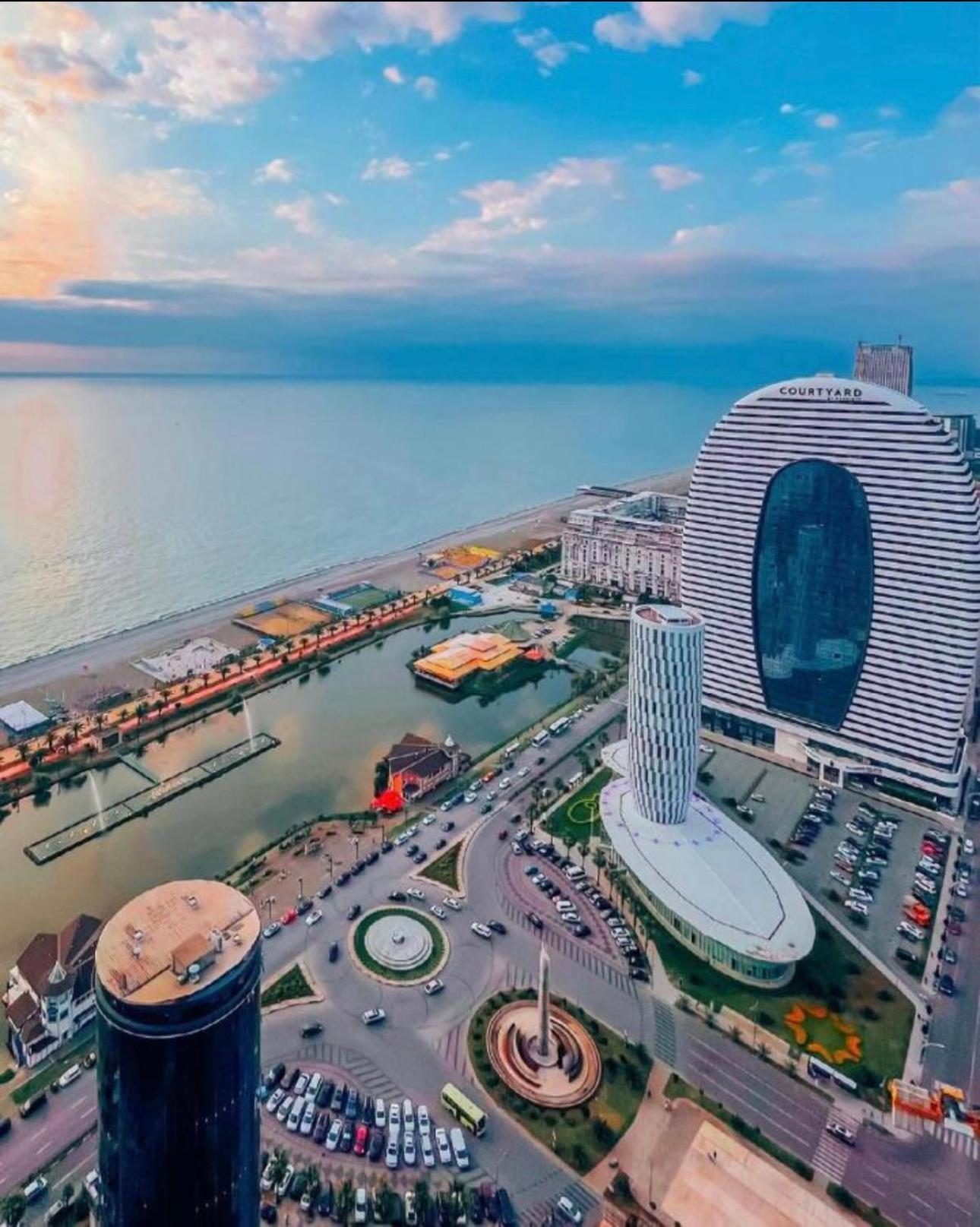 Orbi City Apartment With Sea View Batumi Bagian luar foto