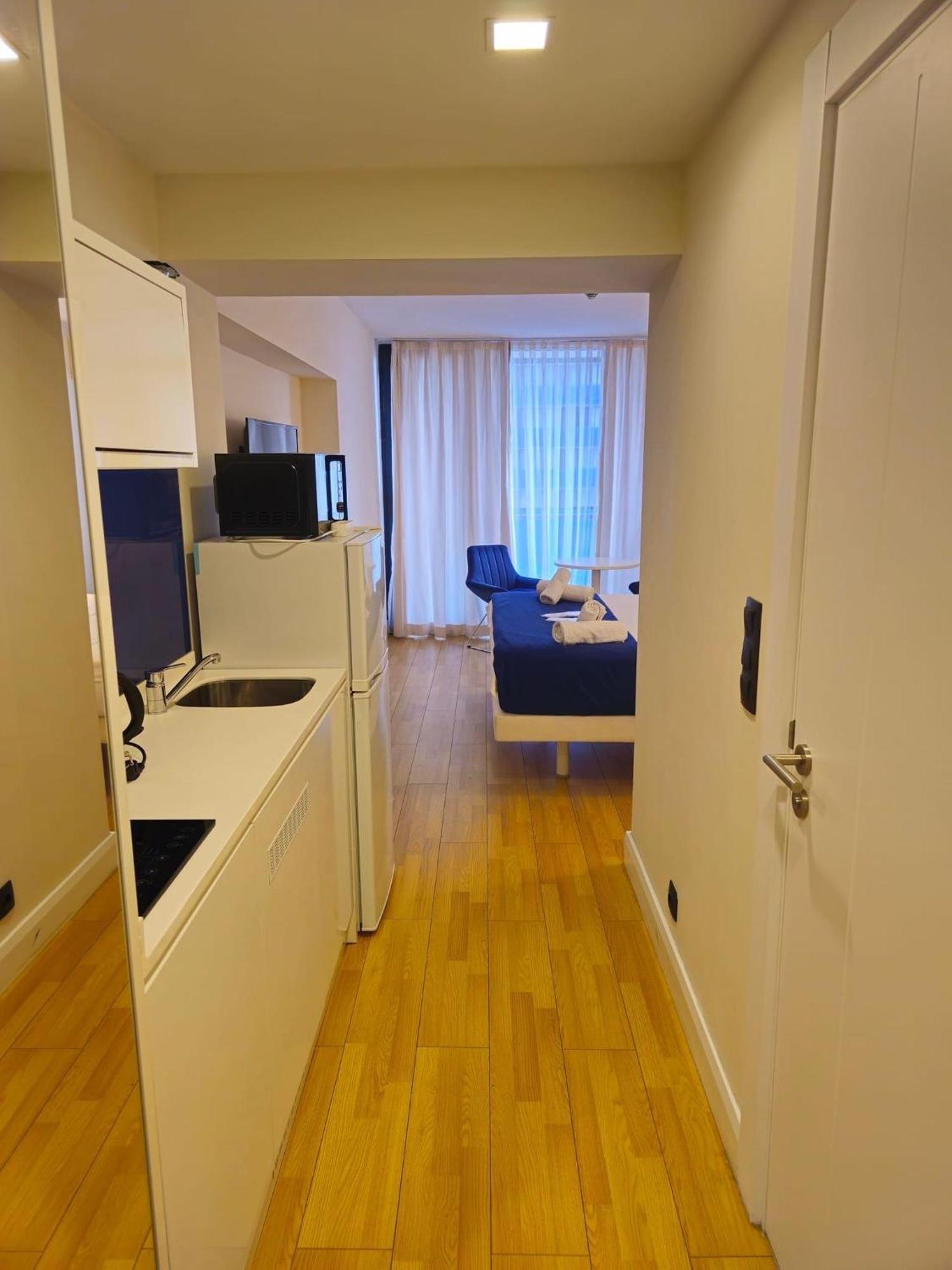 Orbi City Apartment With Sea View Batumi Bagian luar foto