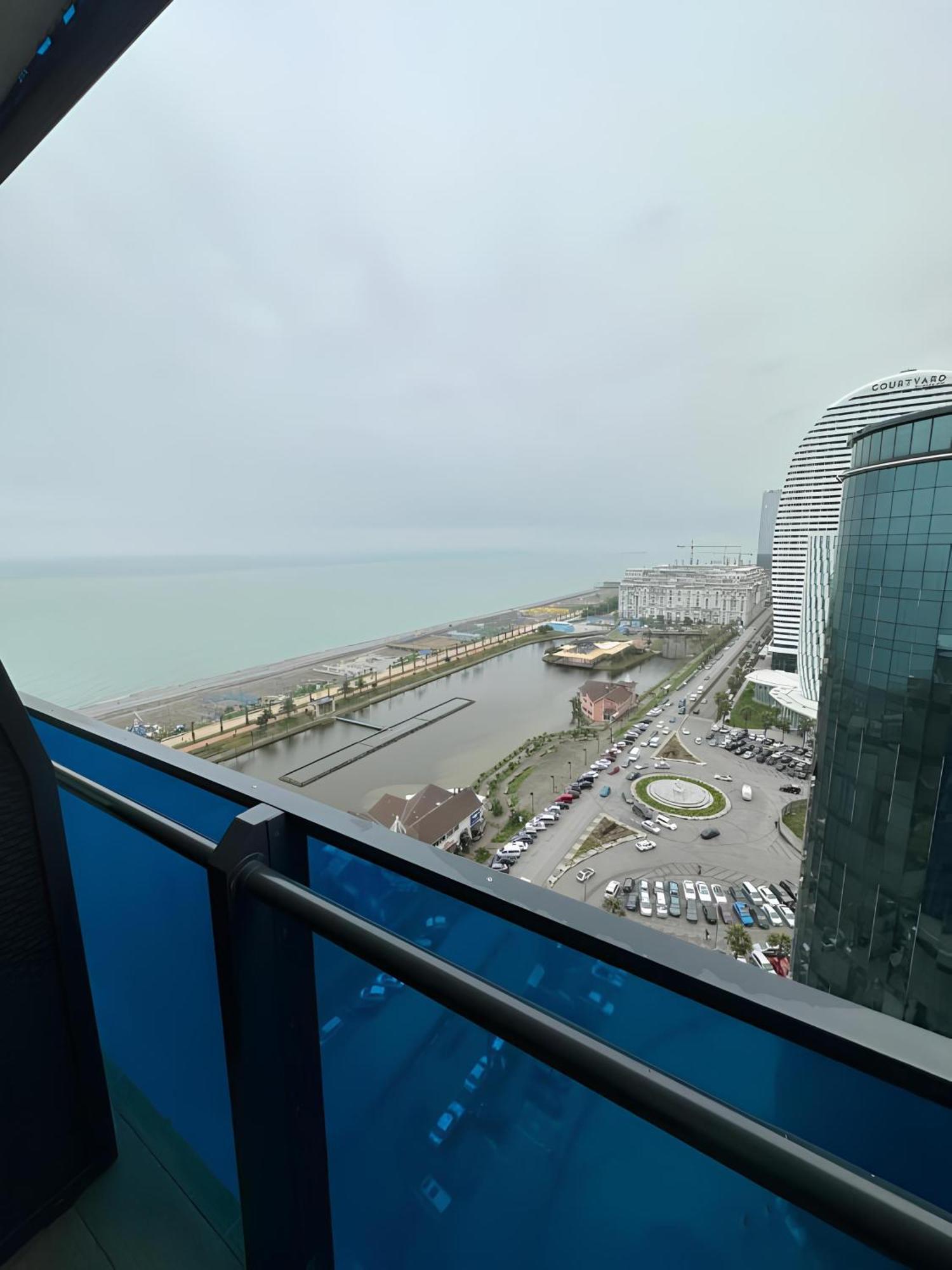 Orbi City Apartment With Sea View Batumi Bagian luar foto